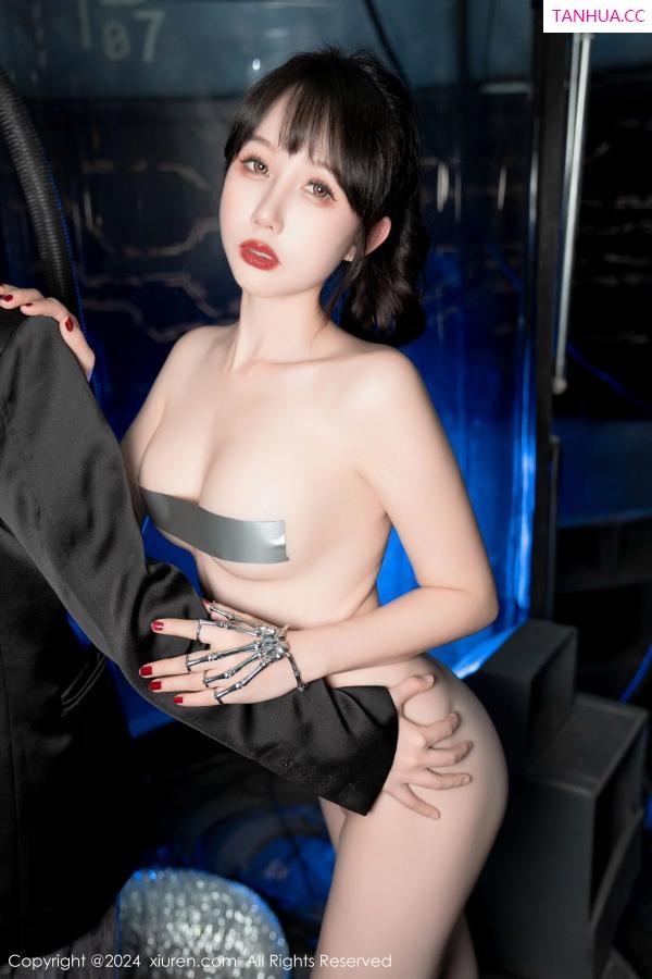 波巧酱  [XiuRen]高清写真图 2024.01.09 No.7930 波巧酱 黑丝美臀第48张图片
